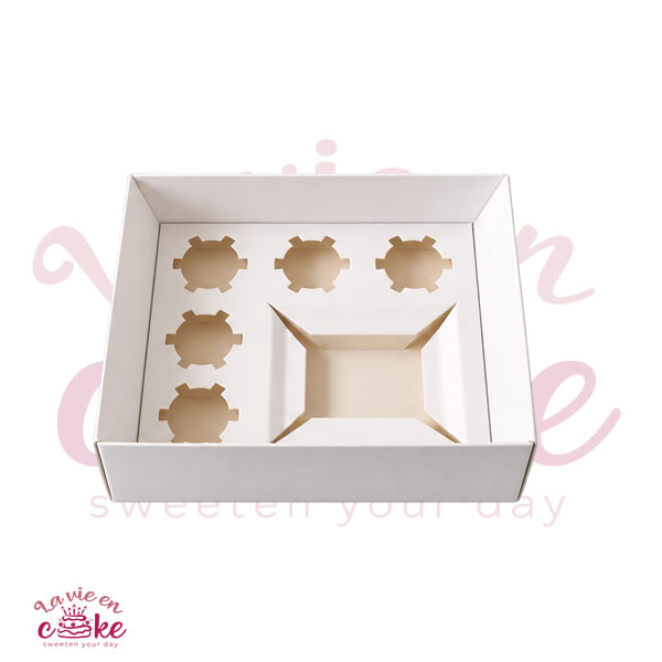 Bento box with 5 cupcakes